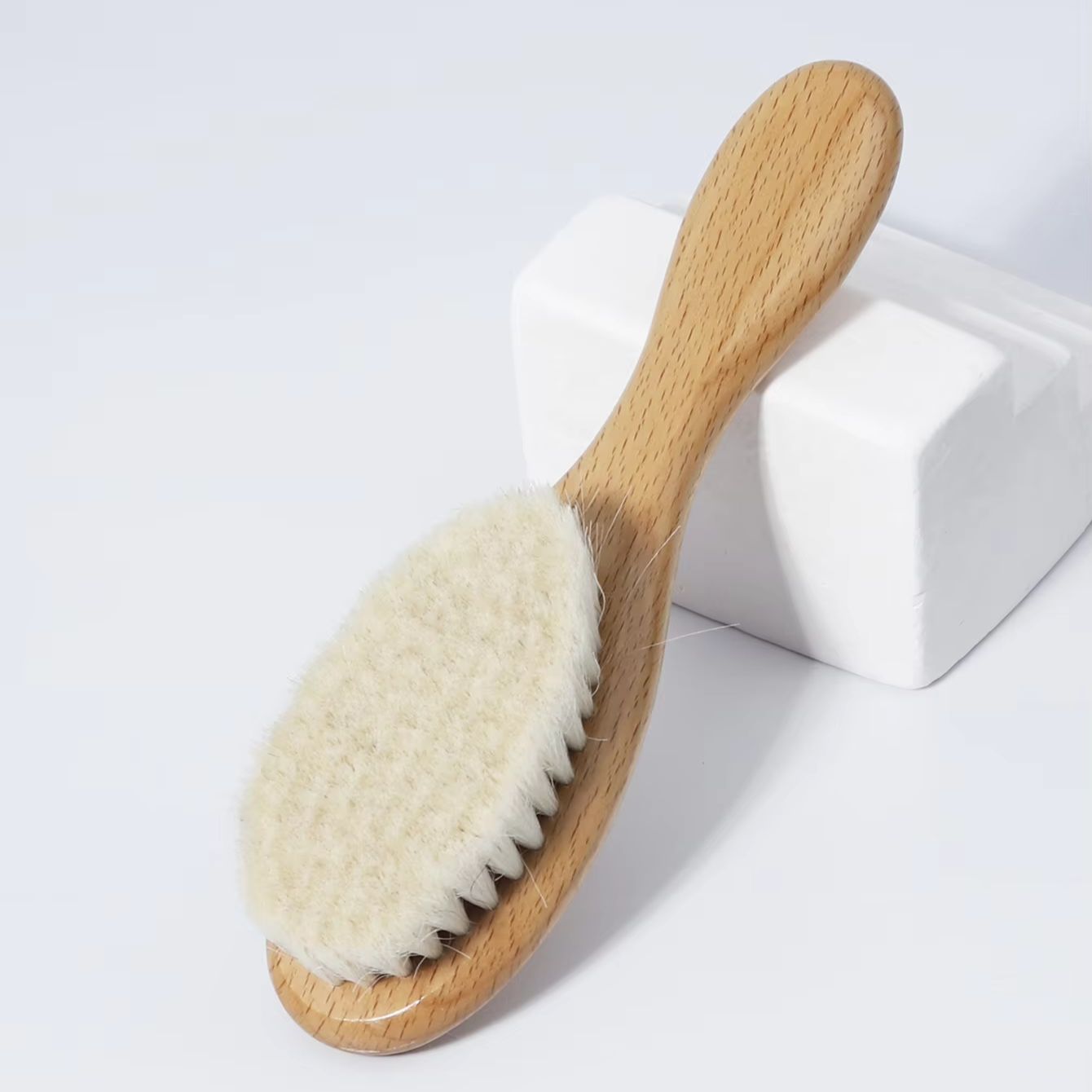 Houten borstel van ultrazacht  - Travel Accessories Essentials recensie en prijs