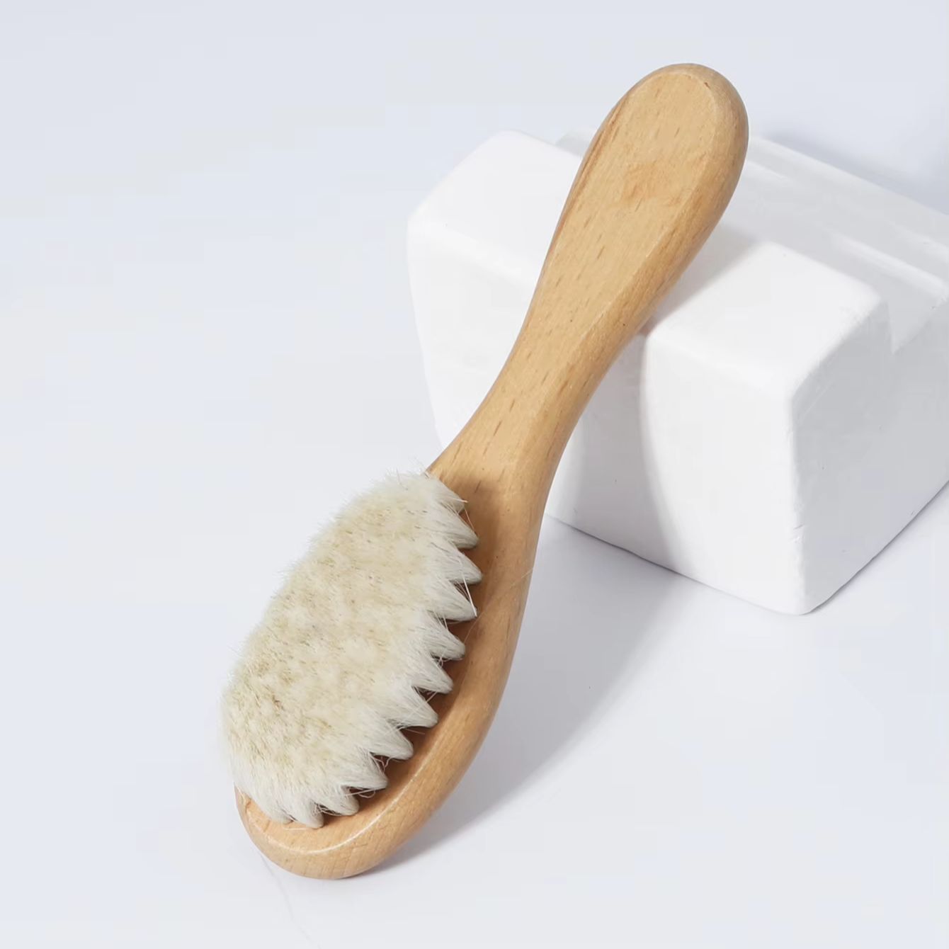 Houten borstel van ultrazacht  - Travel Accessories Essentials recensie en prijs